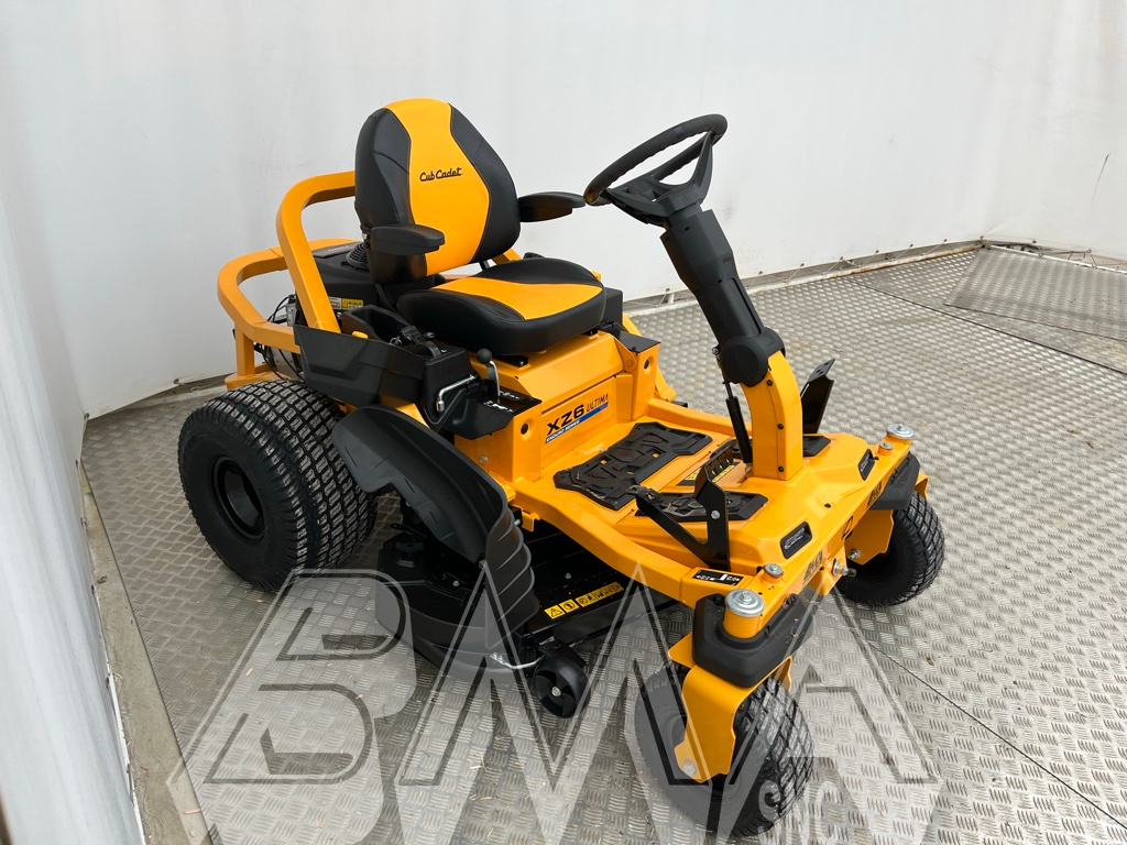 CUB_CADET_XZ6_127_TRATTORINO_RAGGIO_ZERO_VOLANTE_8.jpg